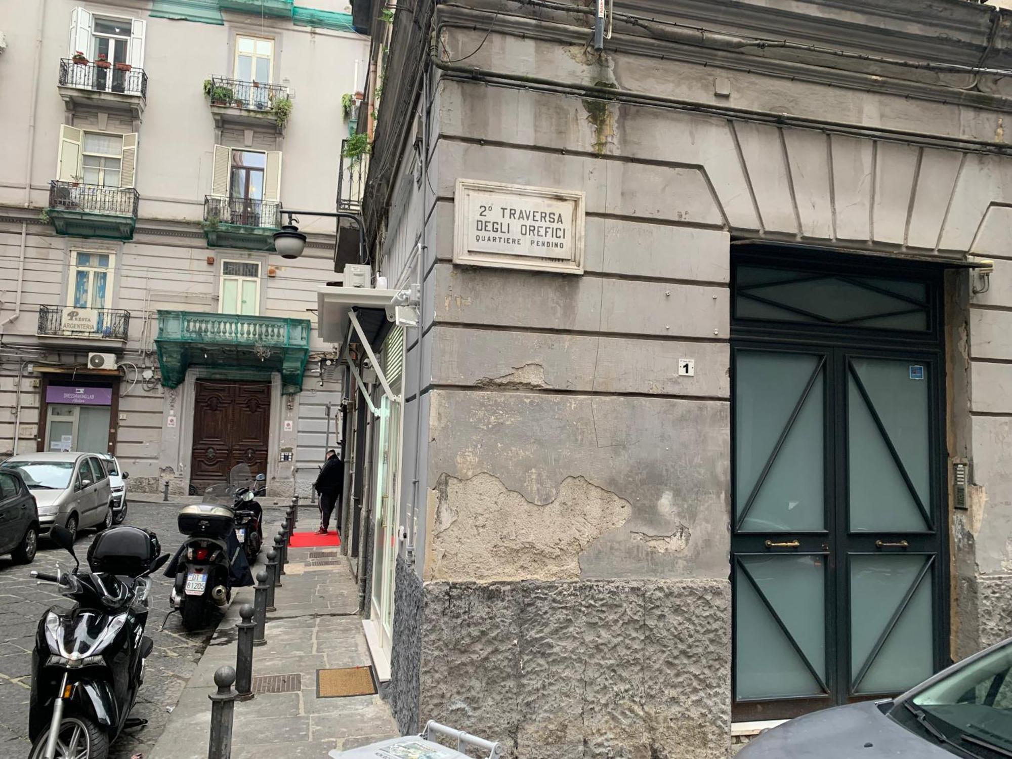 Appartamento La Cassaforte Napoli Centro - Duomo Luaran gambar