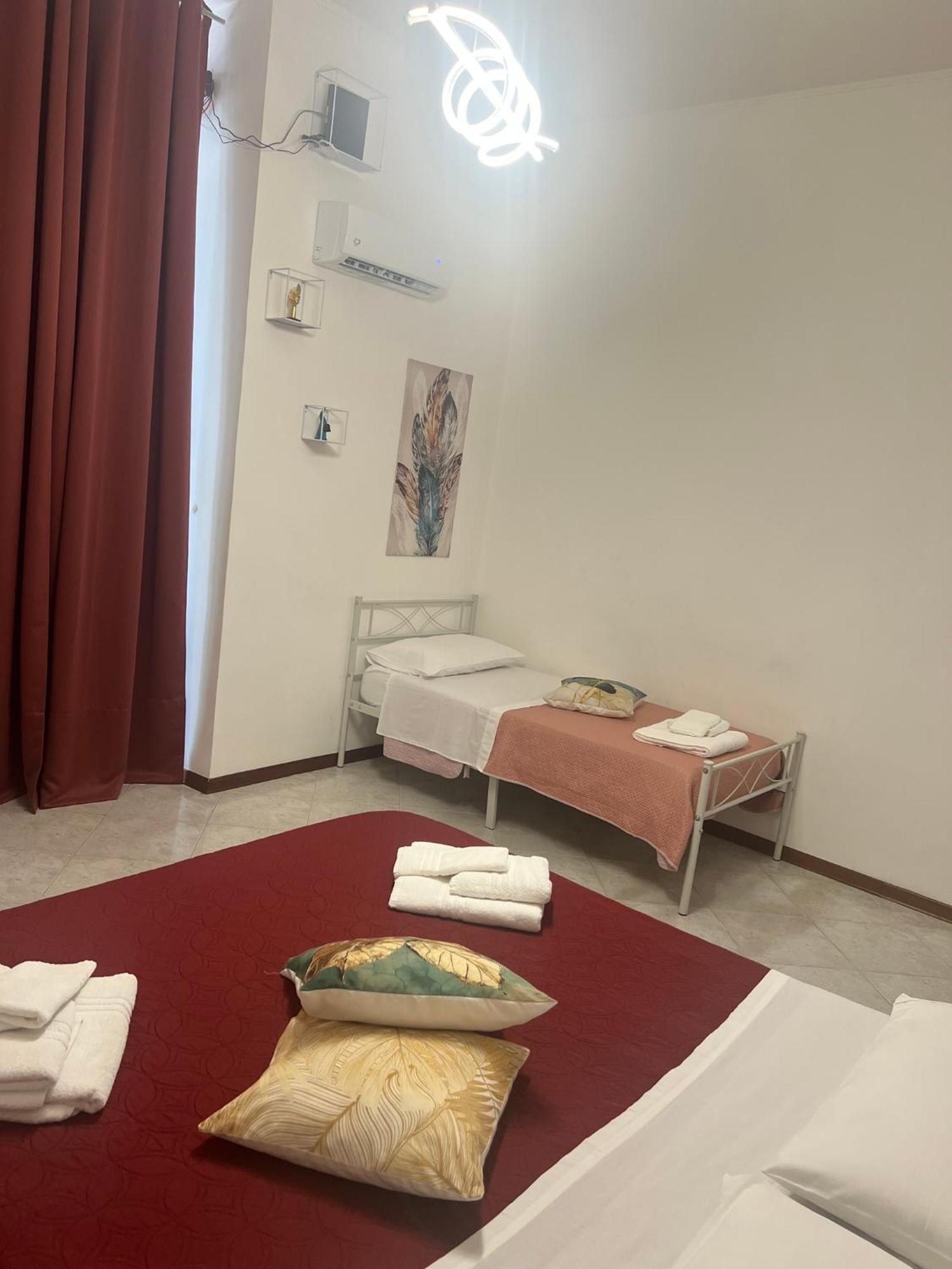 Appartamento La Cassaforte Napoli Centro - Duomo Luaran gambar